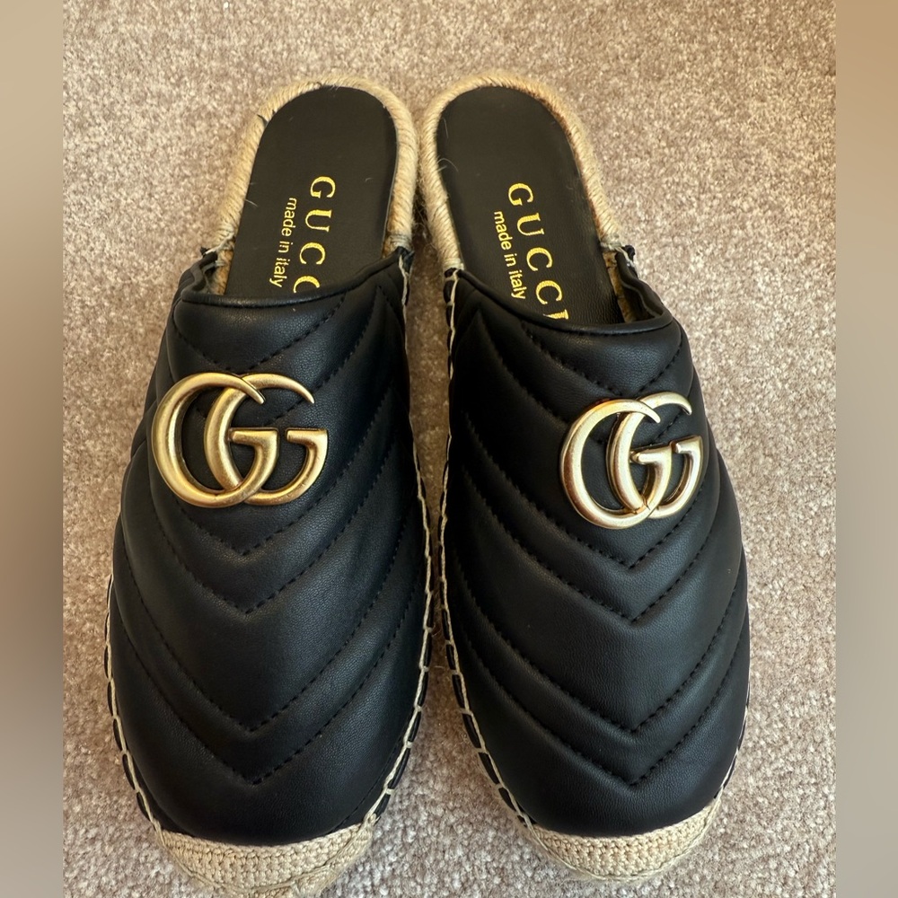 Women’s shoes